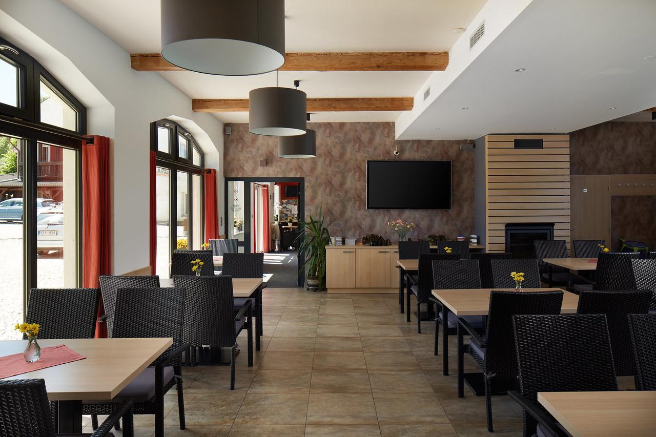 Jbx Resort Hotel Albatros Predni Vyton Luaran gambar